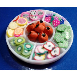 BANDEJA REDONDA DE COMPARTIMENTOS CON ENSALADA DE FRUTAS - HOBBY DOLLSHOUSE ACCESORIES 544