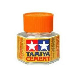 PEGAMENTO PARA MAQUETA LIQUIDO TAMIYA (20 ml)